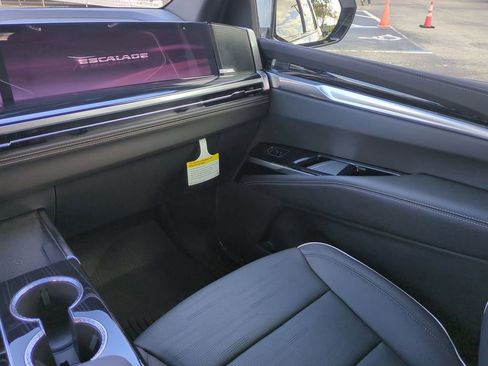 New 2026 Cadillac Escalade Sport w/ Touring Package image 16