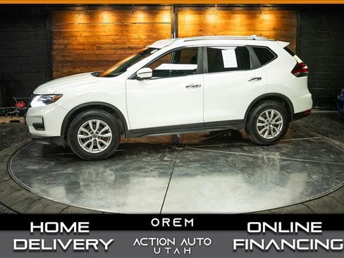 Used 2019 Nissan Rogue SV image 1