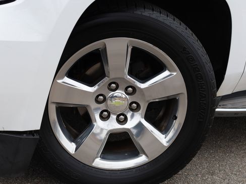 Used 2015 Chevrolet Suburban LTZ image 19