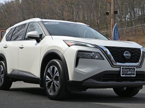 Used 2023 Nissan Rogue SV w/ SV Premium B Package AWD/4WD image 8