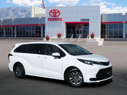 Used 2022 Toyota Sienna LE