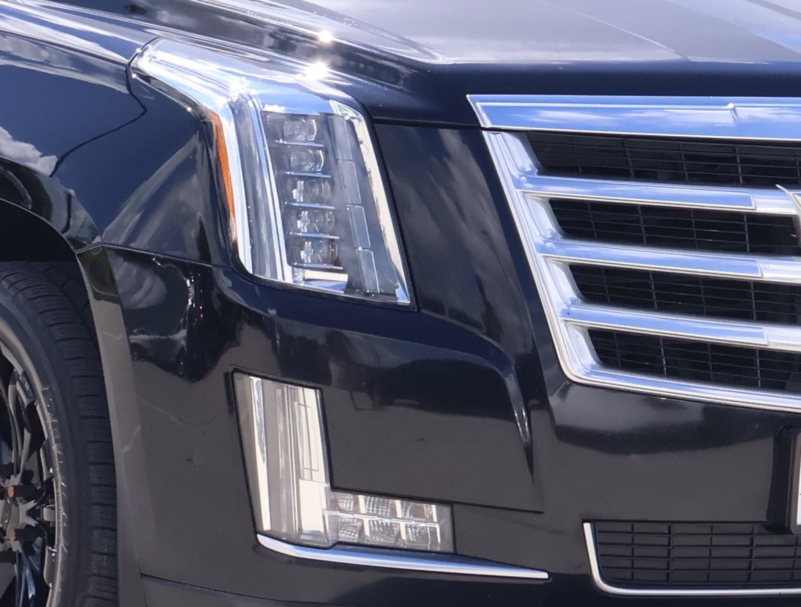 Used 2017 Cadillac Escalade Luxury RWD image 8