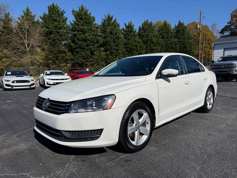 Used 2014 Volkswagen Passat 1.8T Wolfsburg Edition image 2