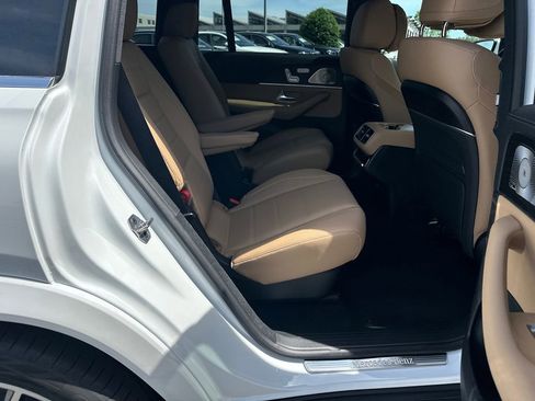New 2026 Mercedes-Benz GLS 450 4MATIC image 17