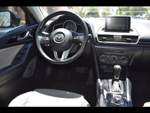 Used 2016 MAZDA MAZDA3 i Touring FWD image 27