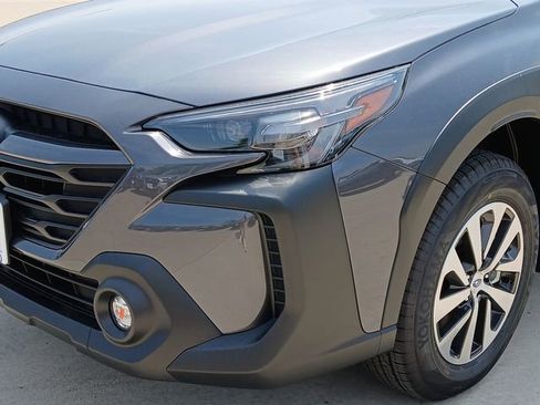 Used 2025 Subaru Outback Premium image 27