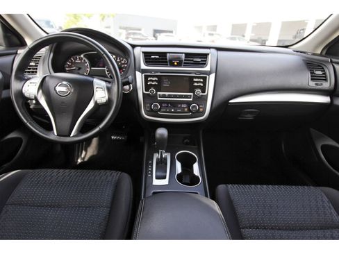 Used 2016 Nissan Altima 2.5 SV image 12