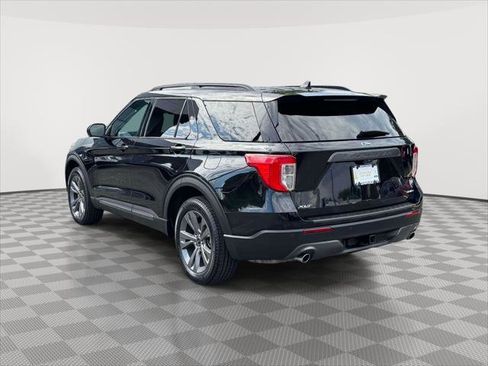 Used 2023 Ford Explorer XLT w/ Equipment Group 202A AWD/4WD image 5
