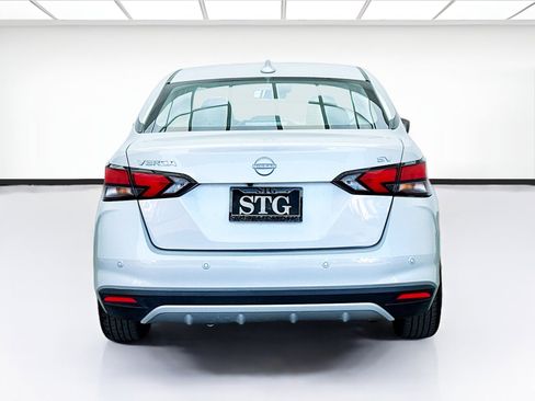 Used 2023 Nissan Versa SV image 5