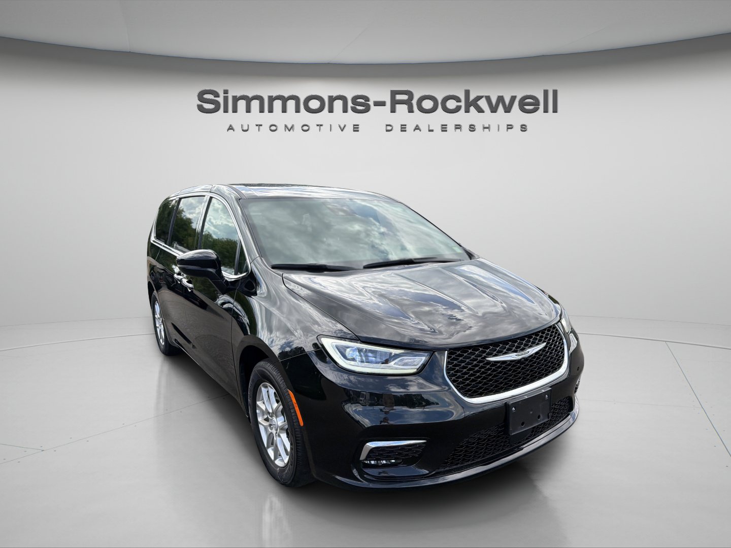 Used 2025 Chrysler Pacifica Select FWD image 7