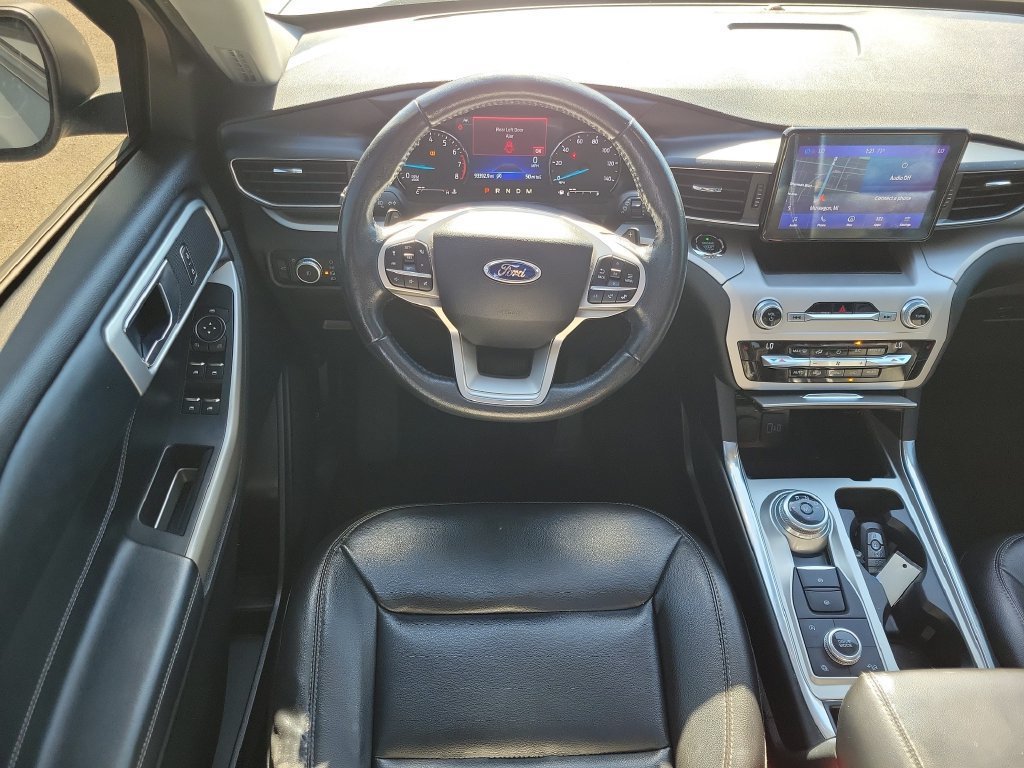 Used 2020 Ford Explorer XLT w/ Equipment Group 202A AWD/4WD image 14