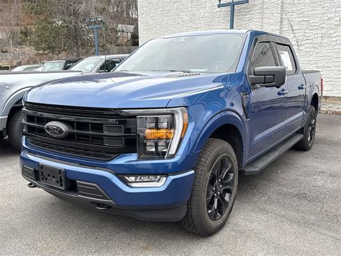 Used 2022 Ford F150 XLT w/ XLT Black Appearance Package image 3