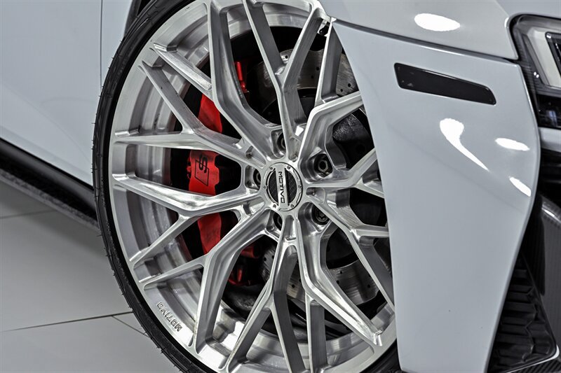 Used 2021 Audi R8 V10 RWD image 3