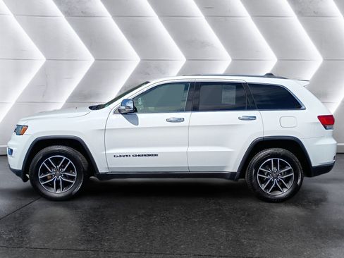 Used 2019 Jeep Grand Cherokee Limited w/ Trailer Tow Group IV AWD/4WD image 3