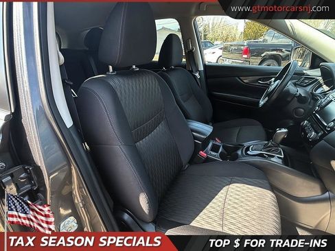 Used 2018 Nissan Rogue SV image 34