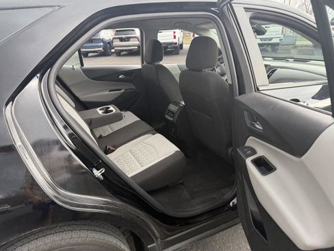 Used 2022 Chevrolet Equinox LS AWD/4WD image 17