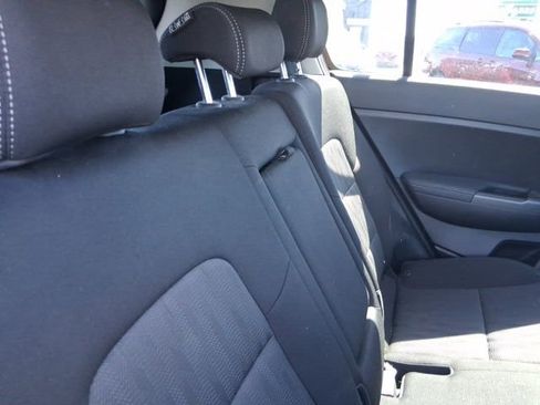 Used 2020 Kia Sportage LX image 10