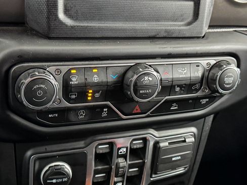 Used 2023 Jeep Wrangler Sport S image 33