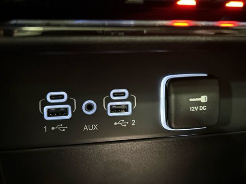 Used 2025 Jeep Grand Cherokee Limited AWD/4WD image 18