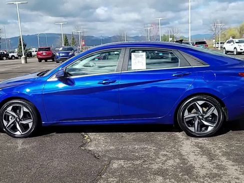 Used 2023 Hyundai Elantra Limited image 5