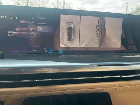 New 2025 Cadillac Escalade IQ Luxury 2 image 27