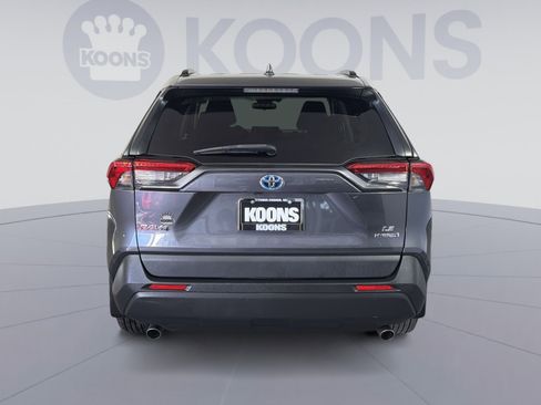 Used 2019 Toyota RAV4 LE image 5