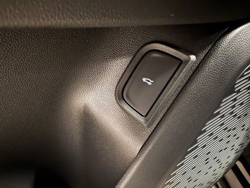 New 2026 Chevrolet Equinox LT w/ Convenience Package II image 9