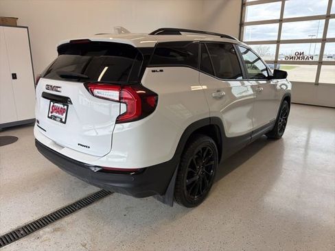 Used 2024 GMC Terrain SLE w/ Driver Convenience Package AWD/4WD image 8