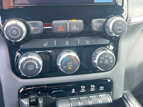 Used 2025 RAM 1500 Big Horn AWD/4WD image 15