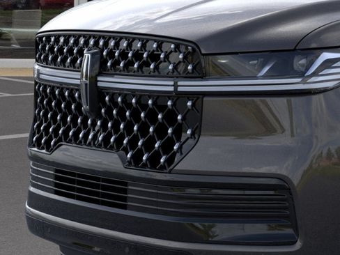 New 2026 Lincoln Navigator Black Label AWD/4WD image 17
