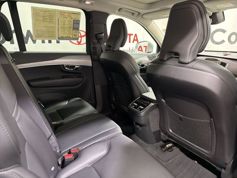 Used 2025 Volvo XC90 B5 Core AWD/4WD image 12