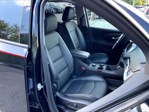Used 2024 GMC Terrain SLT AWD/4WD image 6
