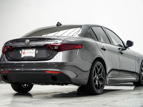 Used 2022 Alfa Romeo Giulia Ti RWD image 15