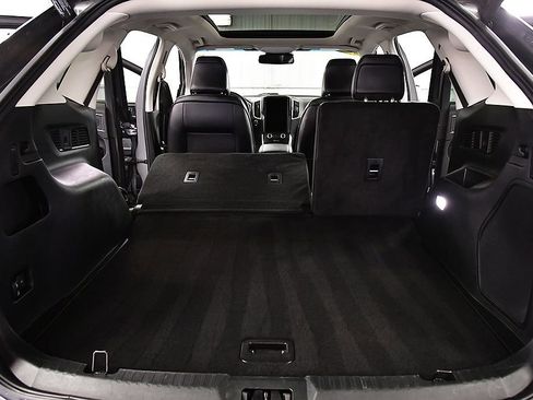 Used 2022 Ford Edge Titanium w/ Equipment Group 301A AWD/4WD image 33