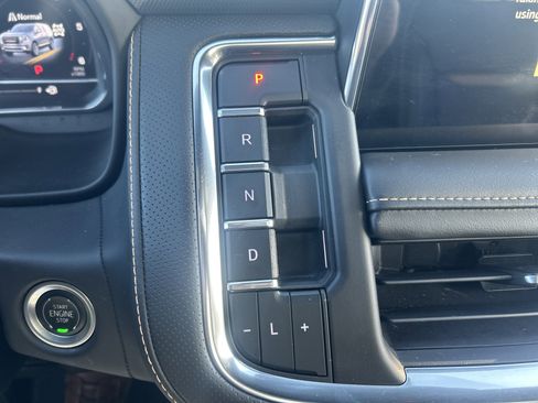 Used 2022 GMC Yukon AT4 AWD/4WD image 25