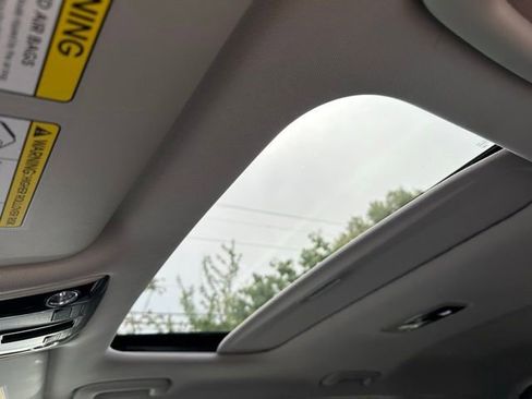 Used 2025 Kia Seltos EX w/ EX Sunroof Package FWD image 12