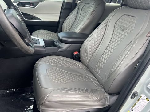 Used 2022 Toyota RAV4 XLE FWD image 32