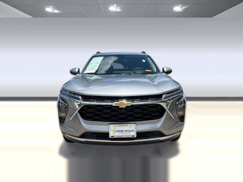 Certified 2025 Chevrolet Trax LT w/ Driver Confidence Package FWD image 5