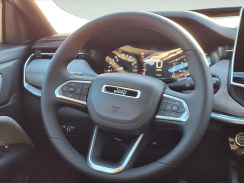 New 2026 Jeep Compass Latitude image 10