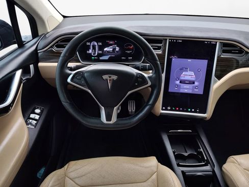 Used 2016 Tesla Model X P90D image 18