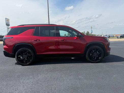 Used 2025 Chevrolet Traverse RS w/ LPO, Cargo Package FWD image 11