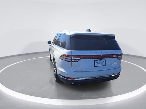 Used 2025 Lincoln Aviator Reserve w/ Illumination Package image 7