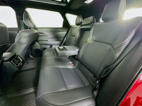 Certified 2025 Toyota Crown Signia Limited w/ Advanced Technology Package image 26