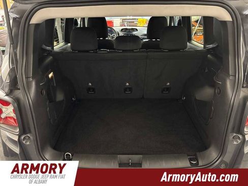 Used 2023 Jeep Renegade Latitude image 27