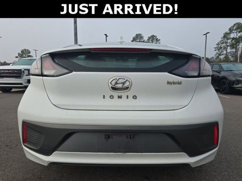 Used 2020 Hyundai Ioniq SEL image 4