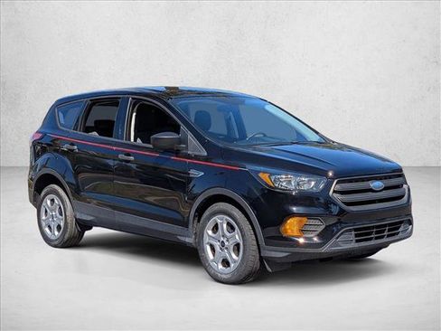 Used 2018 Ford Escape S image 3