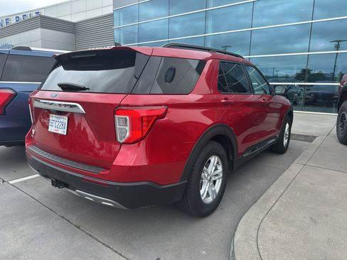 Used 2021 Ford Explorer XLT w/ Equipment Group 202A RWD image 3