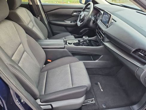 Used 2024 Nissan Rogue SV image 28