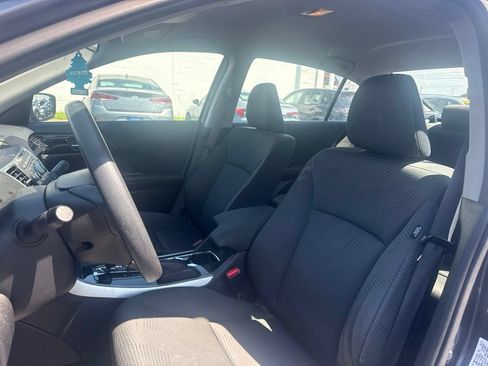Used 2017 Honda Accord LX image 22