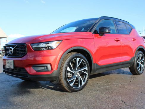 Used 2019 Volvo XC40 T5 R-Design image 13